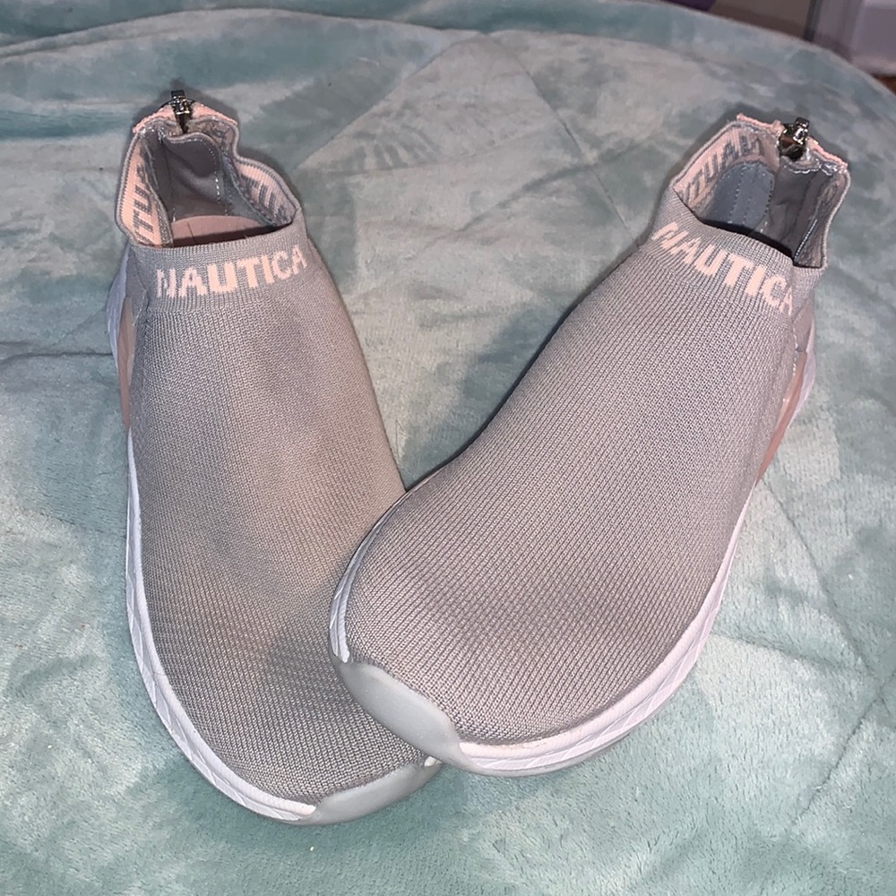 Nautica, size 7.5, no-tie fashionable sneaker. Grey based shoe with pink accent.